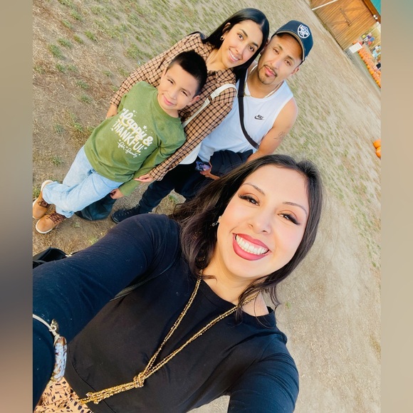 Meet your Posher, Lizet💎🌈🎀 - Picture 5 of 15